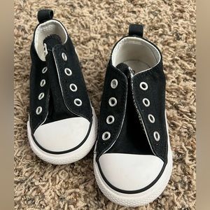 Converse low top Velcro no lace sneakers toddler size 8 black